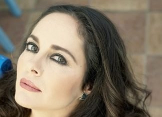 Nilüfer Açıkalın Yaz Performansı Hız Kesmiyor