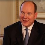 Prens Albert Mutluluktan Dört Köşe! Geçen yıl dünyaya gelen biri kız diğeri erkek ikizler bir yaşını geride bıraktı.