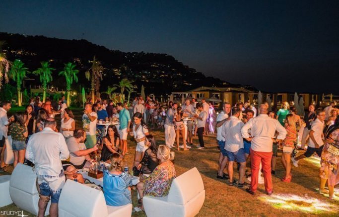 Bodrum'da Sürpriz Kutlama