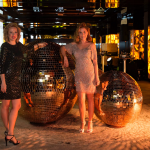 Göz Kamaştıran Pırıltılı Parti