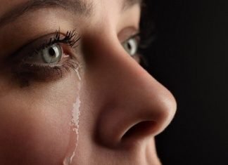 Gözyaşları O Kadar Da Masum Değil