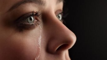 Gözyaşları O Kadar Da Masum Değil