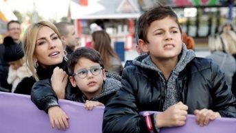 Çağla Şikel ve Çocuklarının Lunapark Keyfi