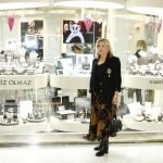 Başrollerde Aşk Ve Pırlanta Var