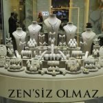 Başrollerde Aşk Ve Pırlanta Var