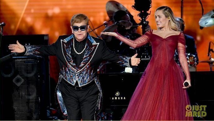 Grammy Ödül Töreninde Sir Elton John Konuşuldu