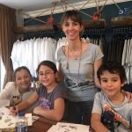 Ceylan İnsel, Göz Kamaştıran T-Shirtleri ile Nişantaşında