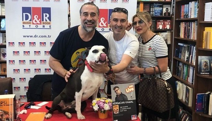 Kerimcan Kamal’ı İmza Gününde Dostları Yalnız Bırakmadı