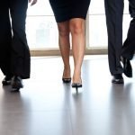 Sürekli Ayakta Ya Da Sürekli Oturarak Çalışıyorsanız Dikkat!