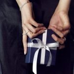 Mutluluğu Sevgiyi Ve Işıltıyı Kutlamak İsteyenlere