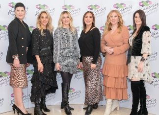 Hadise çocukların yüzünü güldürdü