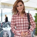 Sıfır Atık İçin Kıyafetlerini Satıyor