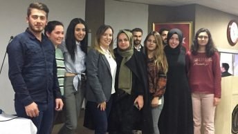 Aynur Tümen Gençlerle Aile Dizimi Buluşmasında