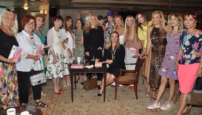 Çok Özel Dostlarla Aile Dizimi