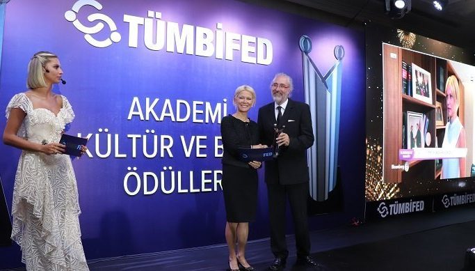 Prof.Dr. Zehra Neşe Kavak’a Jüri Özel Ödülü
