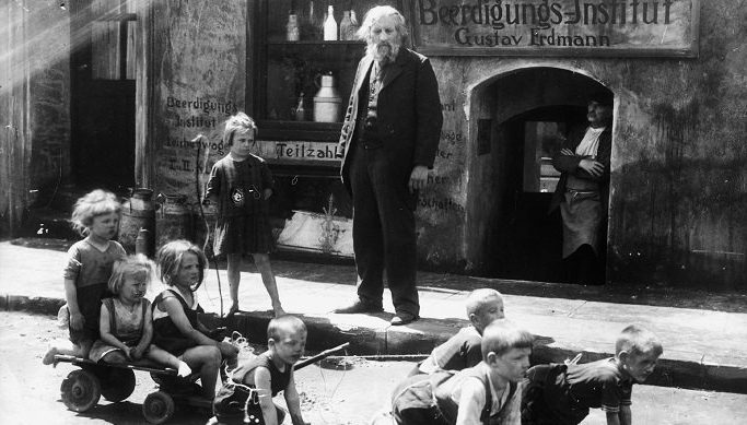 Berlin’in 90 Yıllık Tarihine Sinematografik Bir Yolculuk!