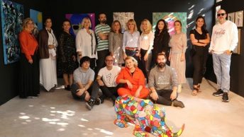 iyilik-icin-sanat-dernegi-artweeksakaretlerde