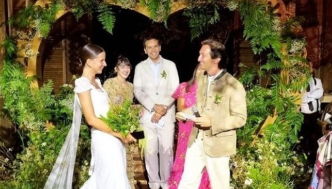 Onlar Erdi Muradına Biz Çıkalım Kerevetine