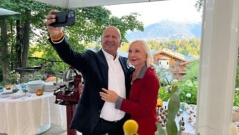 Öztürkler Zirvede Baş Başa