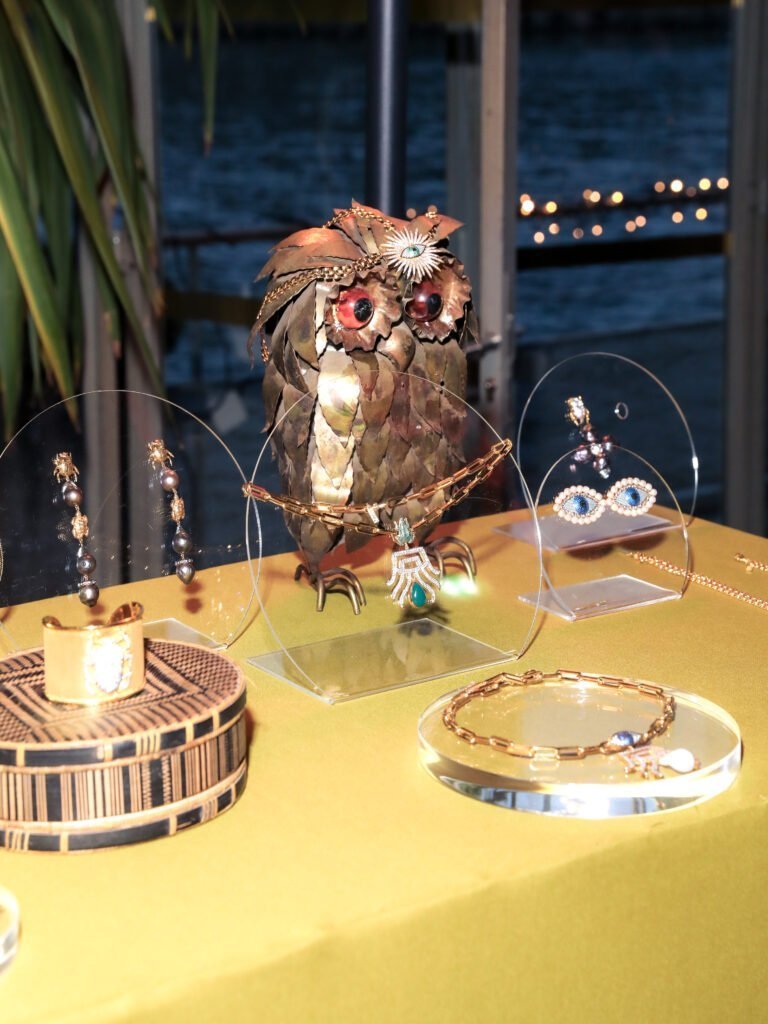 egüm Khan’dan Paris’te Benzersiz Tanıtım!