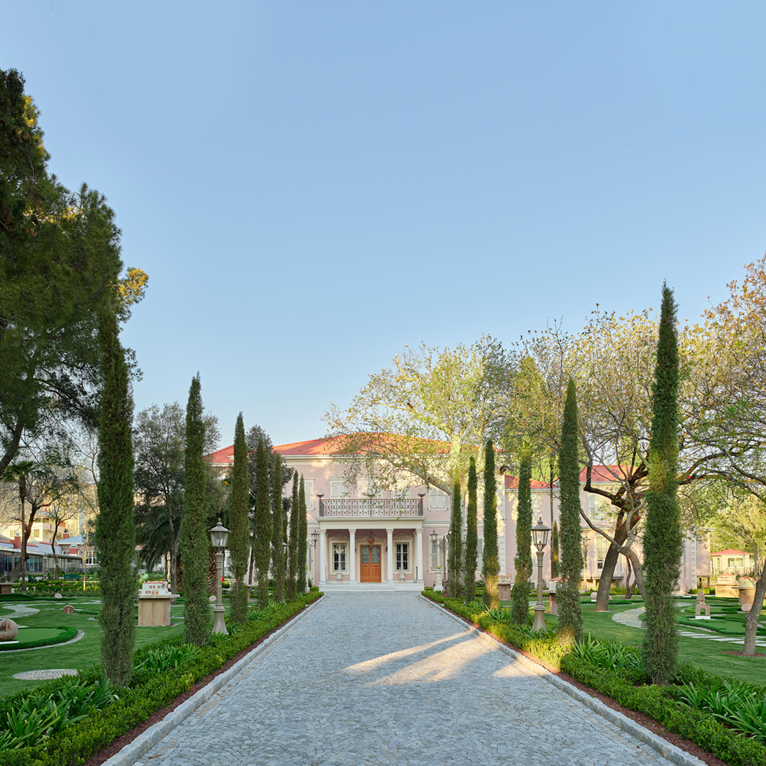 Arkas’tan Yeni Bir Sanat Merkezi Yeni Bir Sergi…