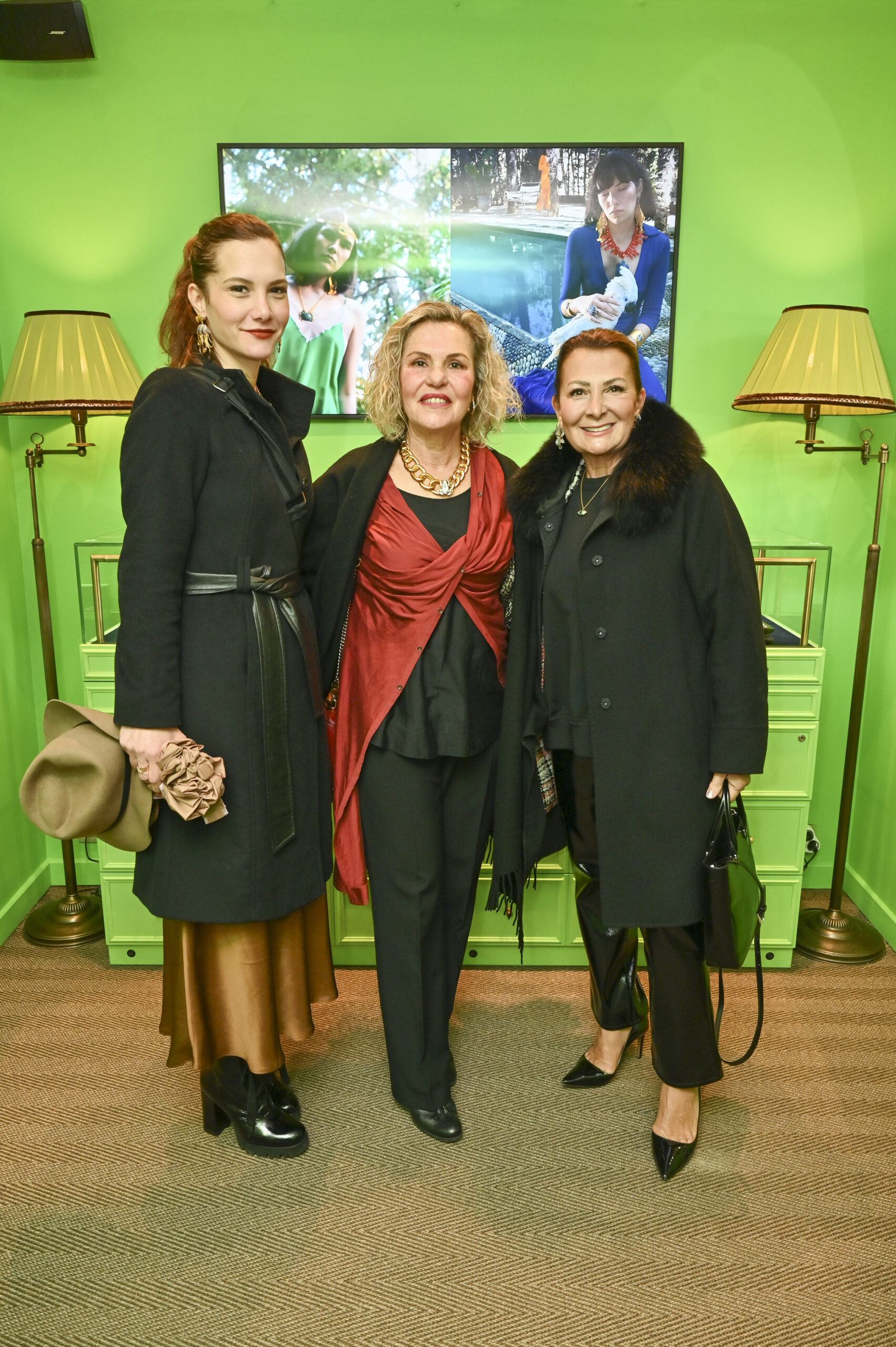 Begüm Khan'ın Sihirli Çiçek Dünyası Büyüyor