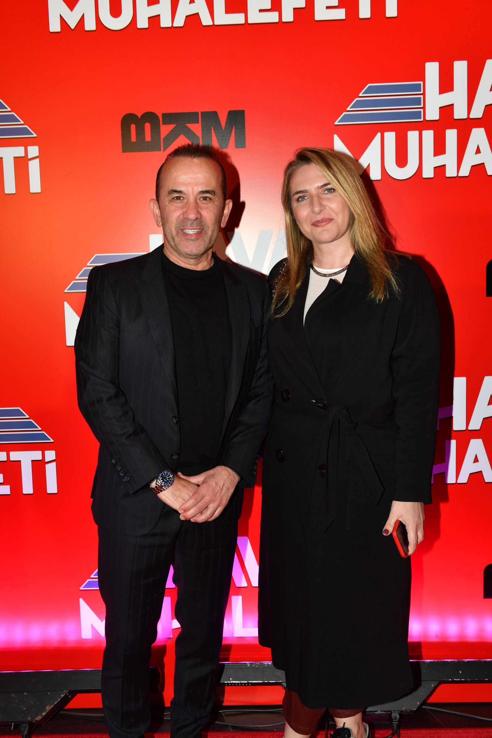 Galada Kahkahalar Havada Uçuştu