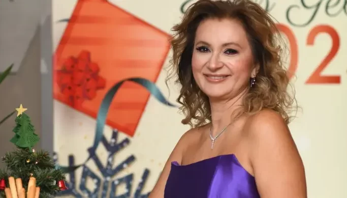 Her Yüz Farklı Bir Tuvaldir